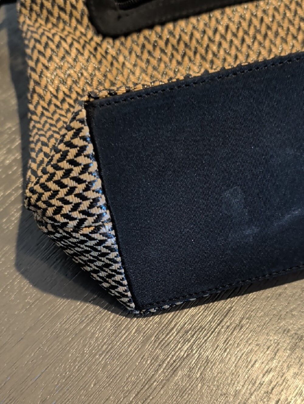 Vintage Marlo Woven Black and Cream Tote with Tortoise Accent Handle - Picture 8 of 14